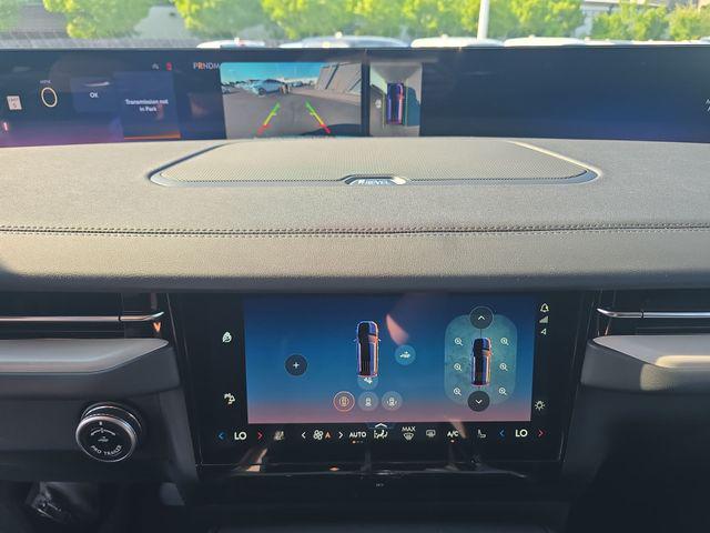 2026 Lincoln Navigator Premiere
