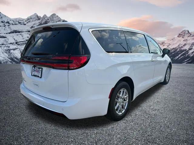 2027 Chrysler Pacifica Select