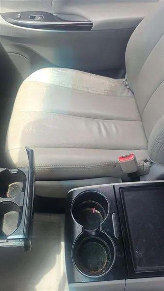 2013 Toyota Sienna LE V6 8 Passenger