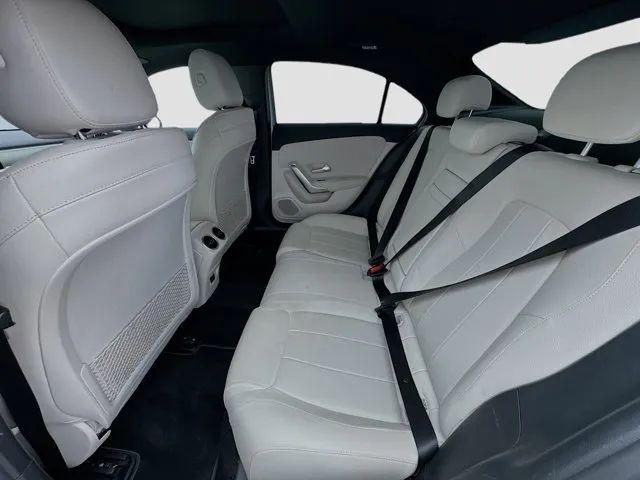 2021 Mercedes-Benz A 220 A 220