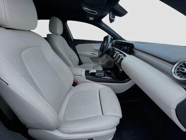 2021 Mercedes-Benz A 220 A 220