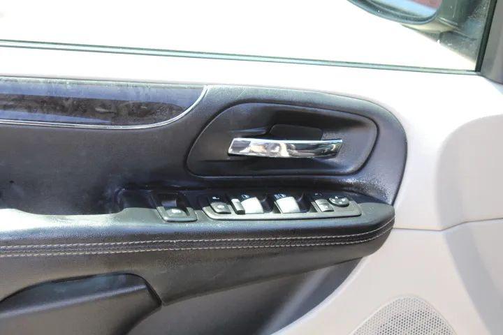 2014 Chrysler Town & Country Touring