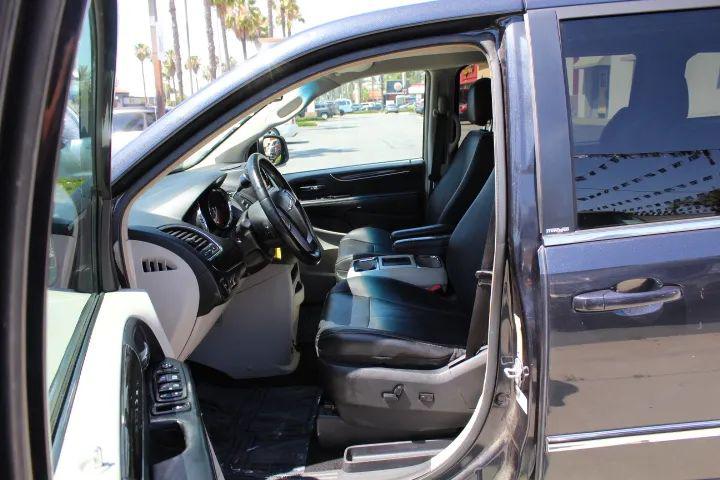 2014 Chrysler Town & Country Touring