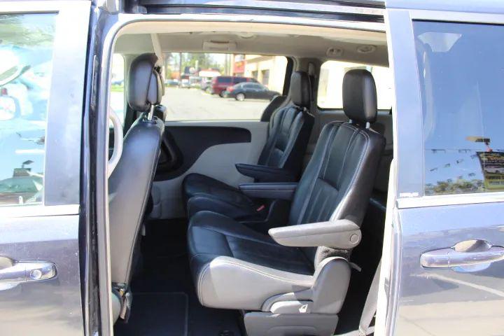 2014 Chrysler Town & Country Touring