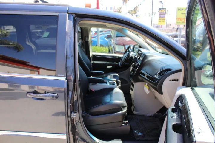 2014 Chrysler Town & Country Touring