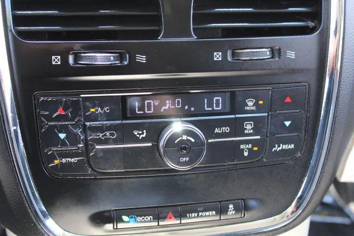 2014 Chrysler Town & Country Touring