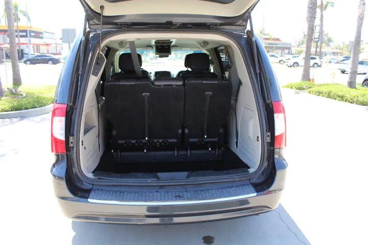 2014 Chrysler Town & Country Touring