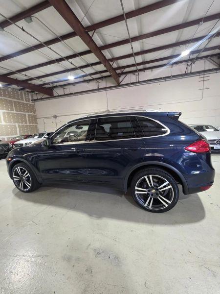 2012 Porsche Cayenne Base