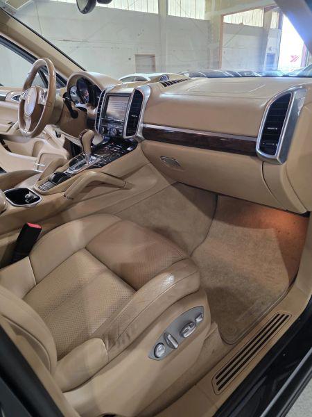 2012 Porsche Cayenne Base