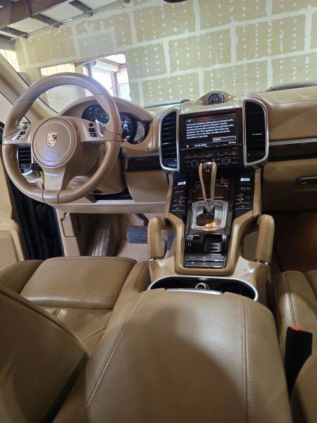 2012 Porsche Cayenne Base