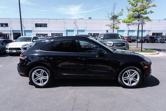 2022 Porsche Macan Base