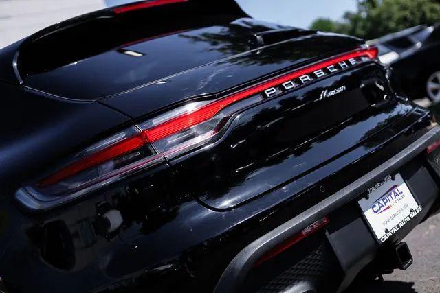2022 Porsche Macan Base