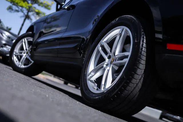 2022 Porsche Macan Base