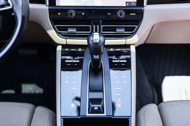 2022 Porsche Macan Base