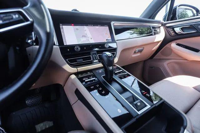 2022 Porsche Macan Base