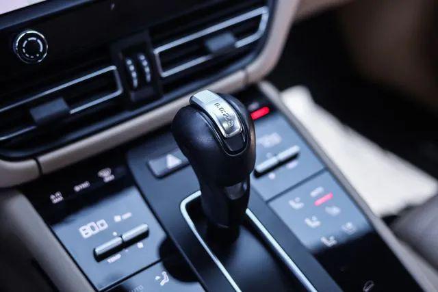 2022 Porsche Macan Base