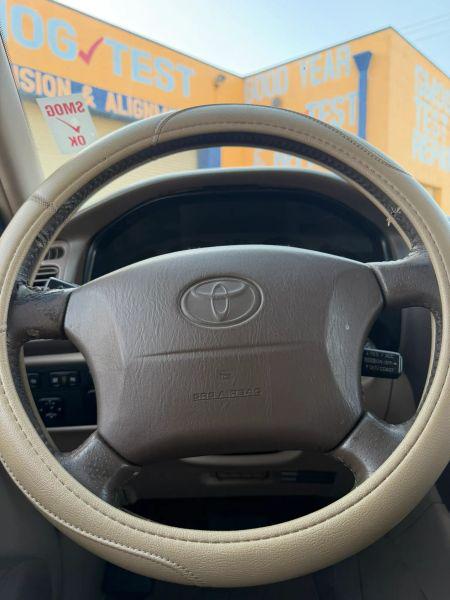 2000 Toyota Land Cruiser Base