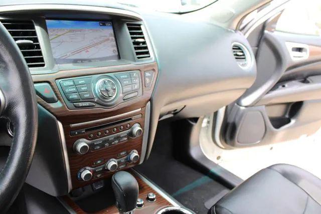 2020 Nissan Pathfinder Platinum 2WD