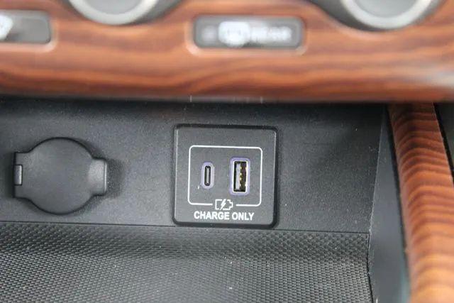 2020 Nissan Pathfinder Platinum 2WD