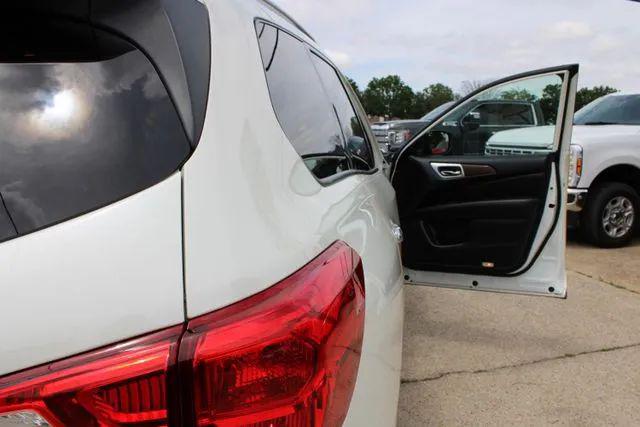2020 Nissan Pathfinder Platinum 2WD