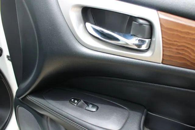 2020 Nissan Pathfinder Platinum 2WD