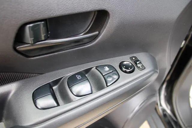 2023 Nissan Kicks S Xtronic CVT