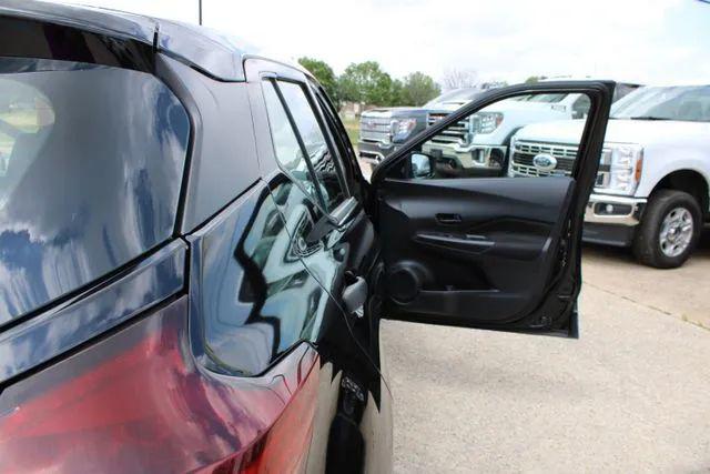 2023 Nissan Kicks S Xtronic CVT