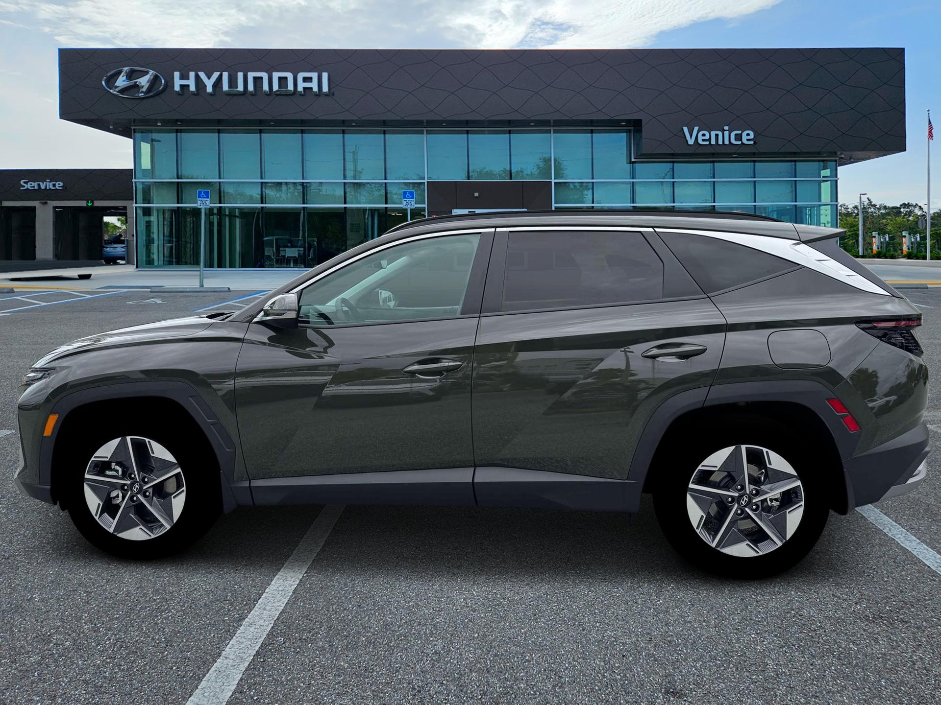2026 Hyundai TUCSON SEL Premium FWD - Image 3