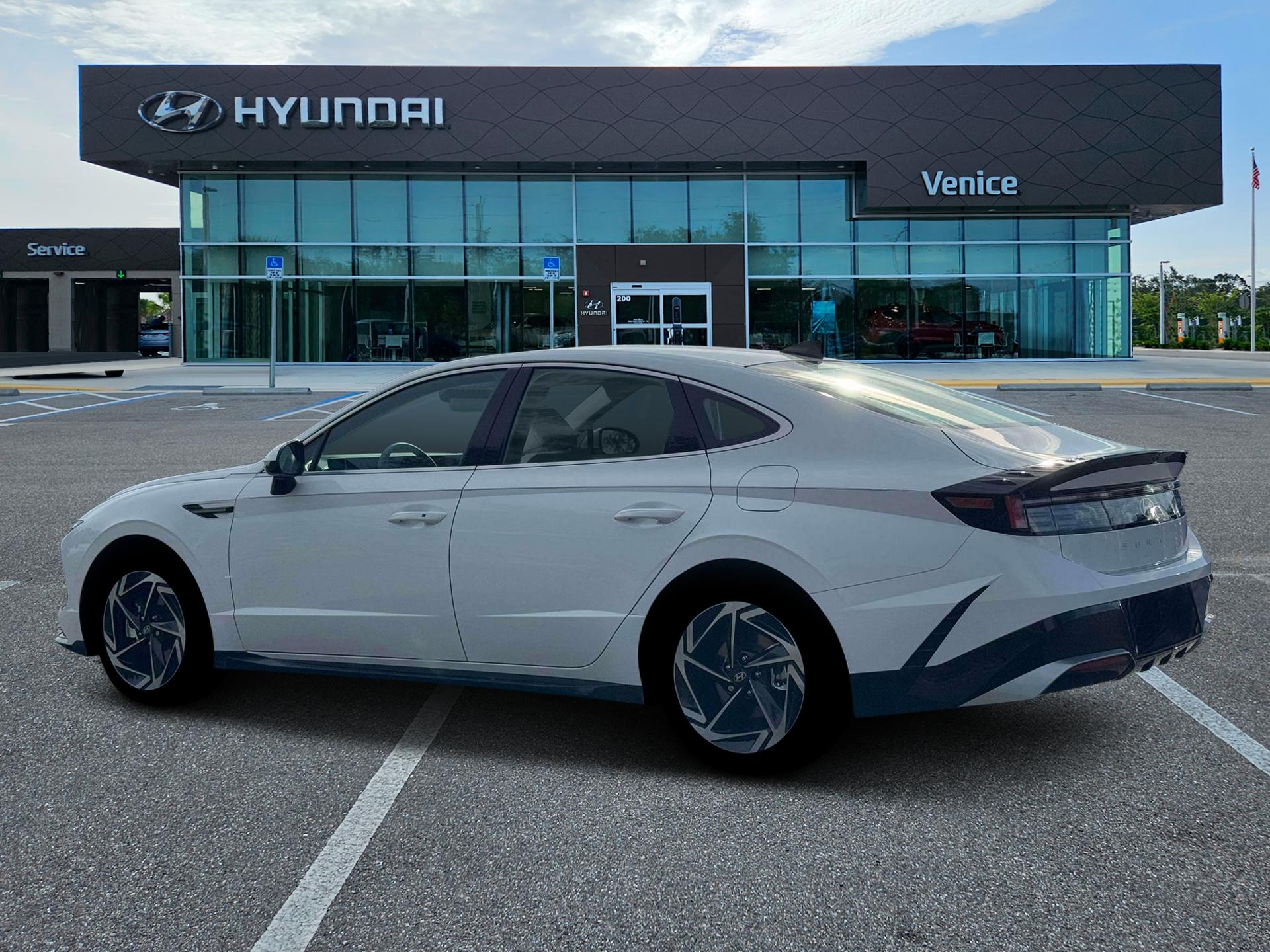 2026 Hyundai SONATA SEL Sport - Image 4