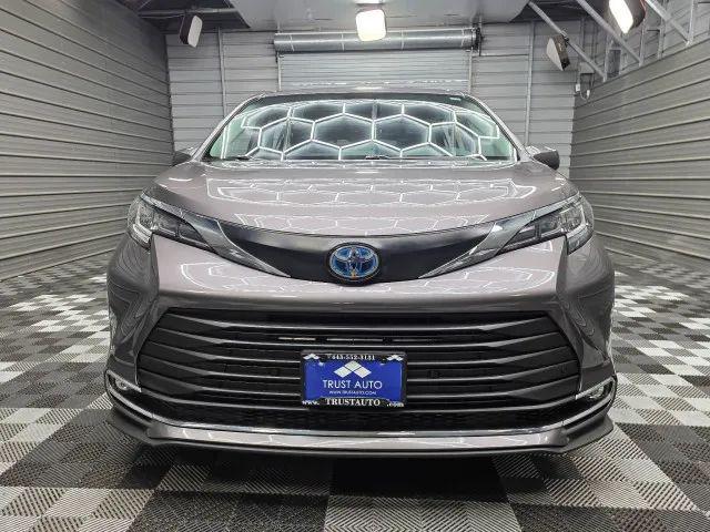 2023 Toyota Sienna XLE