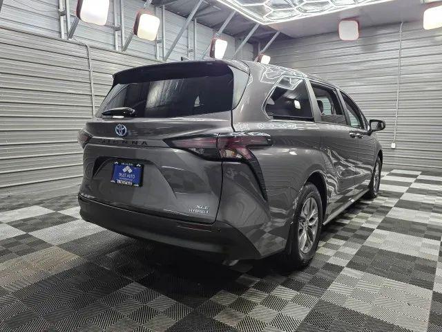 2023 Toyota Sienna XLE