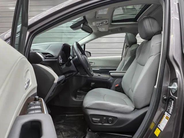 2023 Toyota Sienna XLE