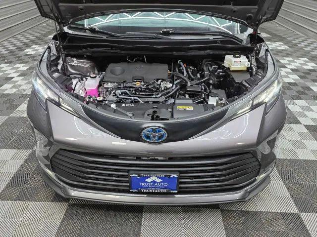 2023 Toyota Sienna XLE