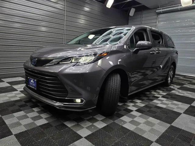 2023 Toyota Sienna XLE