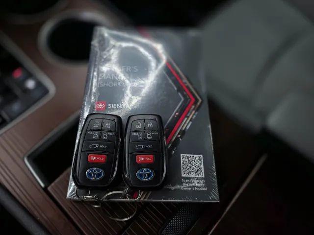 2023 Toyota Sienna XLE