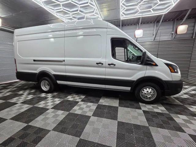 2023 Ford Transit Cargo Van Extended Length w/9 950-lb GVWR