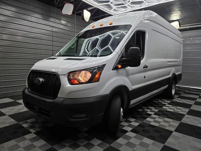 2023 Ford Transit Cargo Van Extended Length w/9 950-lb GVWR