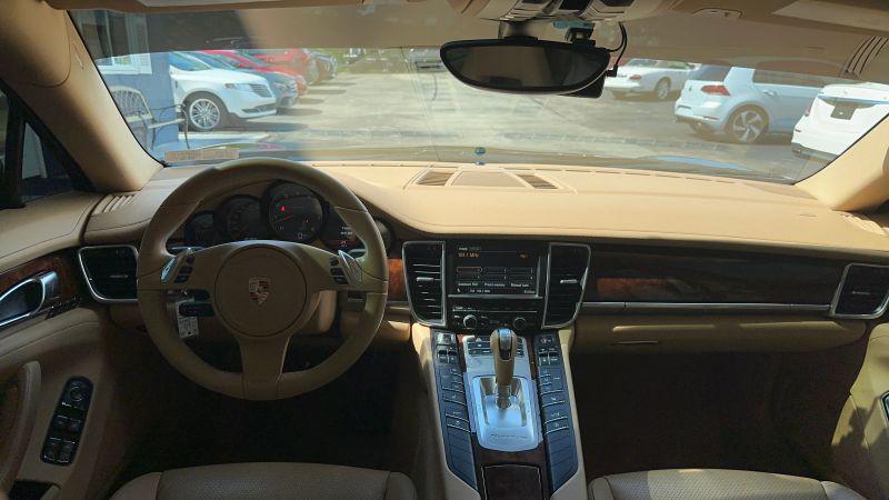 2012 Porsche Panamera 4