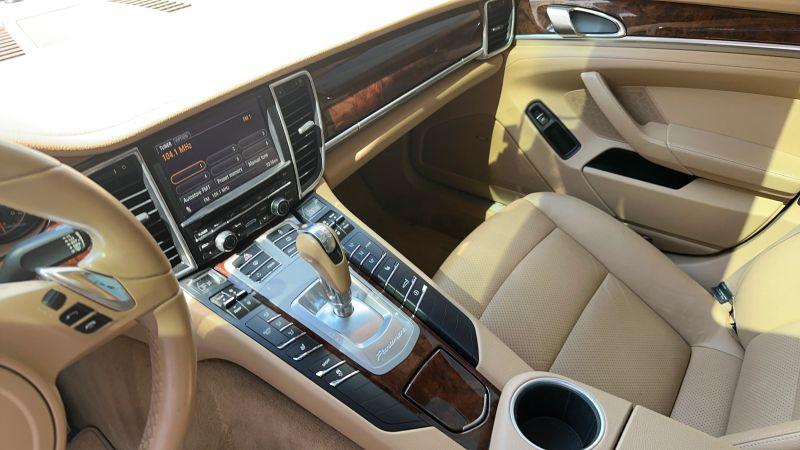 2012 Porsche Panamera 4