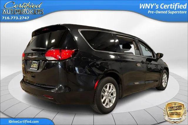 2023 Chrysler Voyager LX