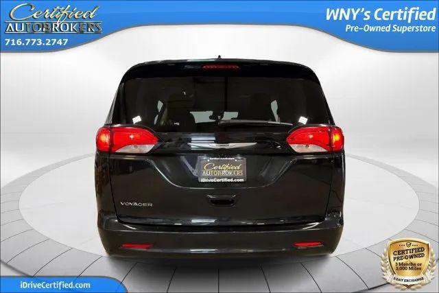 2023 Chrysler Voyager LX