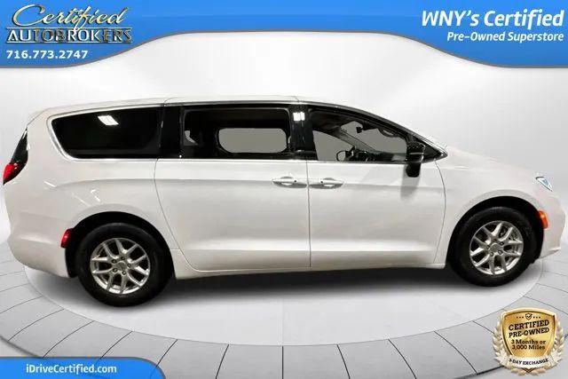 2024 Chrysler Pacifica Touring L