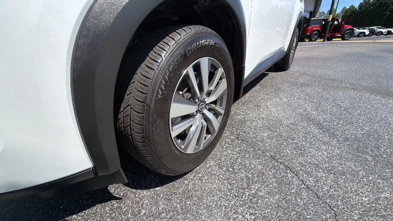 2025 Nissan Pathfinder SL FWD