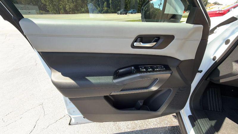 2025 Nissan Pathfinder SL FWD