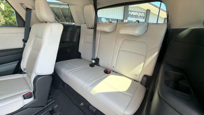 2025 Nissan Pathfinder SL FWD