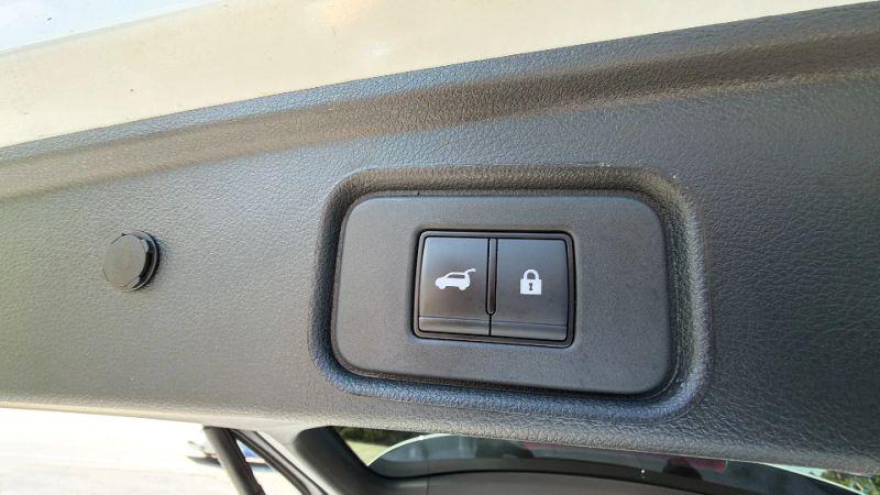 2025 Nissan Pathfinder SL FWD