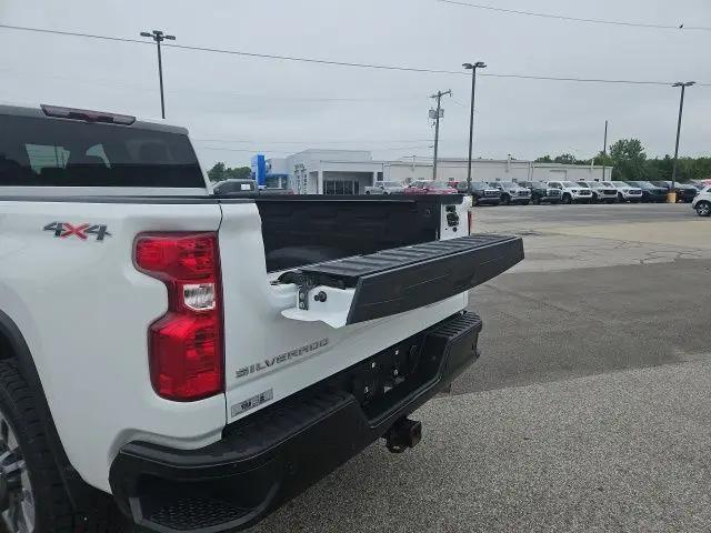 2024 Chevrolet Silverado 2500HD 4WD Crew Cab Standard Bed Custom