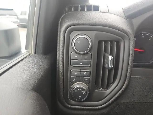 2024 Chevrolet Silverado 2500HD 4WD Crew Cab Standard Bed Custom