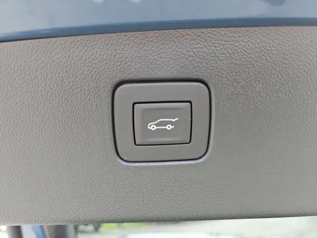 2026 Buick NV Preferred FWD