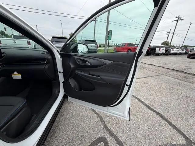 2026 Buick NV Sport Touring FWD